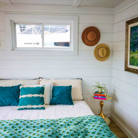 Hank's 40' Luxury Houseboat - Your Floating Oasis