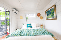 Hank's 40' Luxury Houseboat - Your Floating Oasis