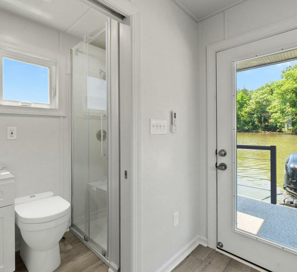 Hank's 40' Custom Houseboat with 115 HP Outboard, Retractable Bow Thruster and Generator