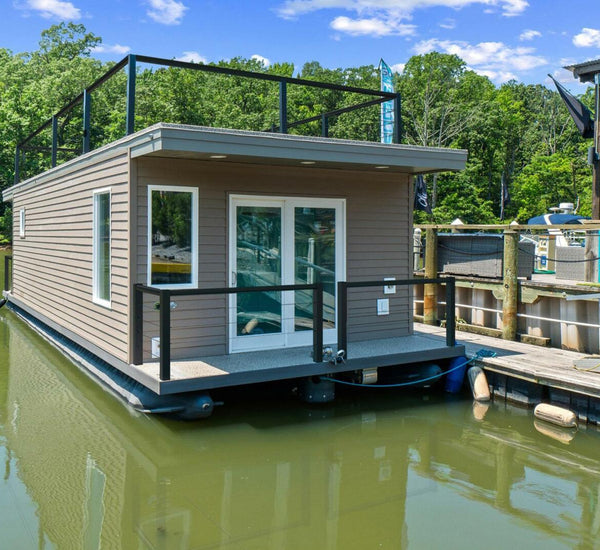 Hank's 40' Custom Houseboat with 115 HP Outboard, Retractable Bow Thruster and Generator