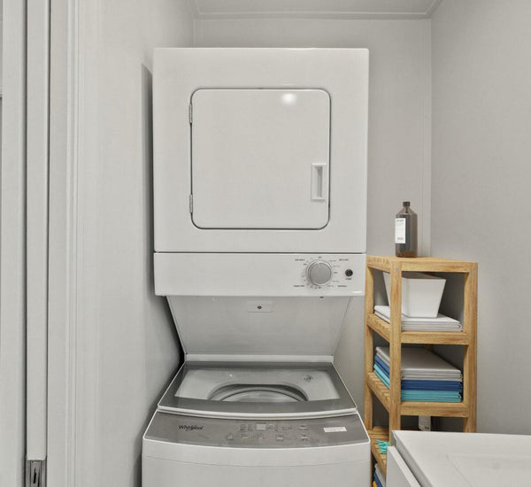 Hank's 40' Custom Houseboat with 115 HP Outboard, Retractable Bow Thruster and Generator