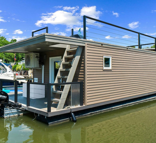 Hank's 40' Custom Houseboat with 115 HP Outboard, Retractable Bow Thruster and Generator