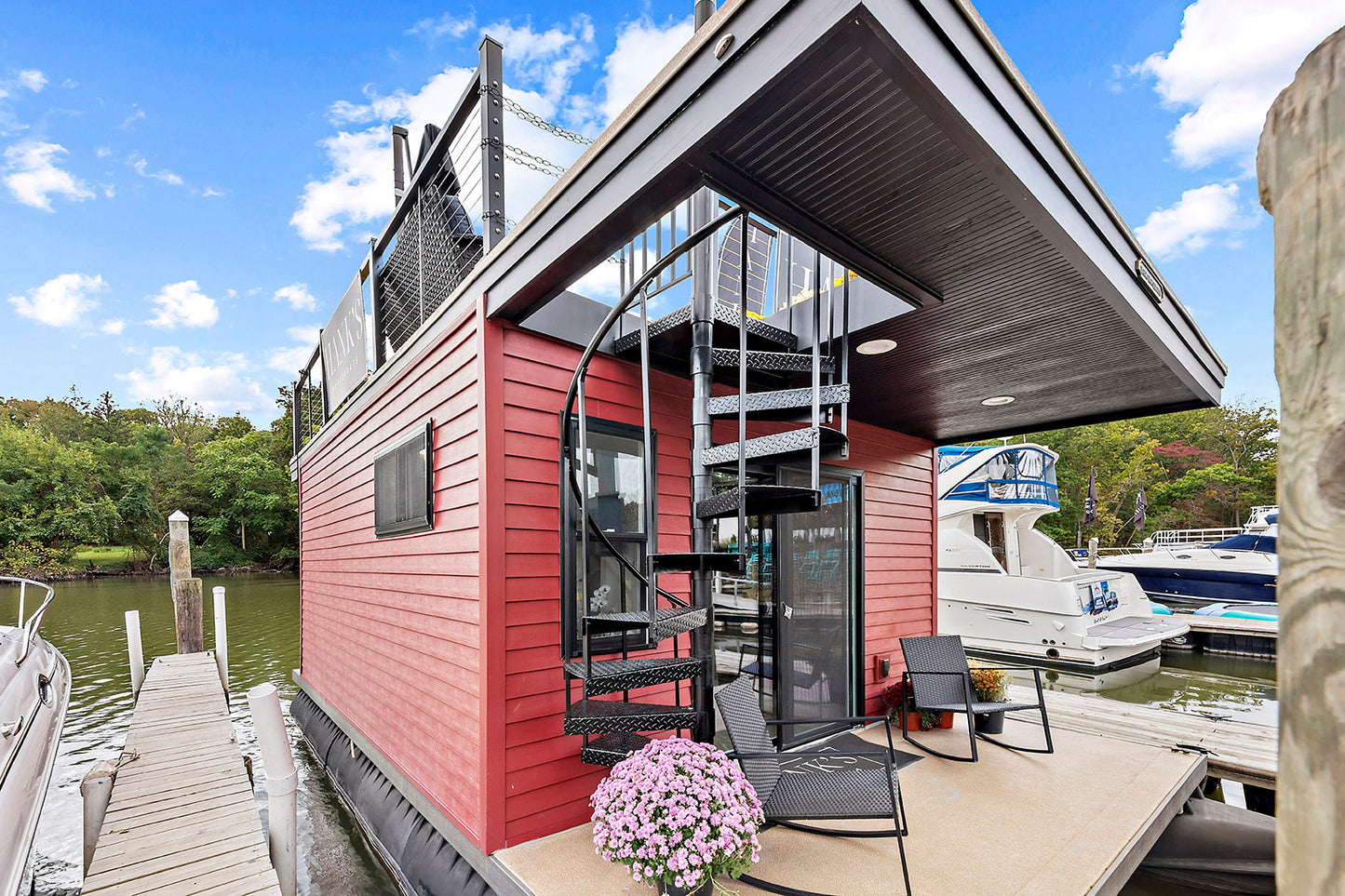 Hank’s 26' Custom Bungalow 'Lil Red'