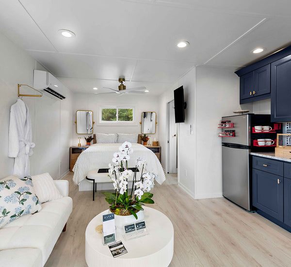 Hank’s 26' Custom Bungalow 'Lil Red'