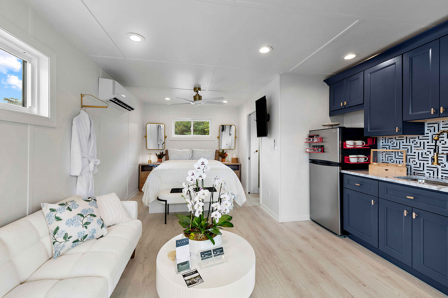 Hank’s 26' Custom Bungalow 'Lil Red'