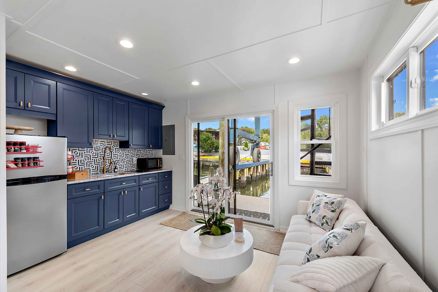 Hank’s 26' Custom Bungalow 'Lil Red'